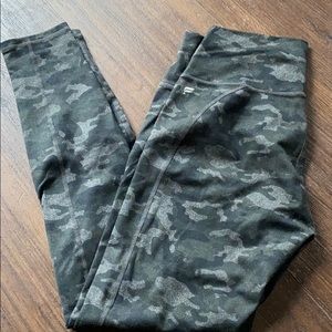 Camp power hold leggings
